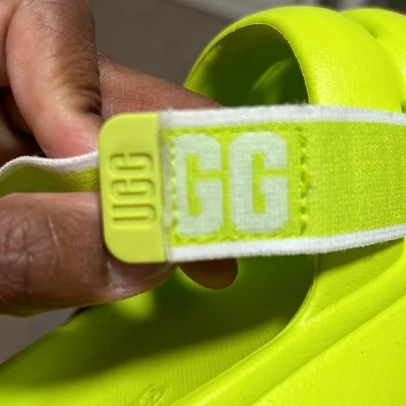 Uggs - Picture 5 of 6